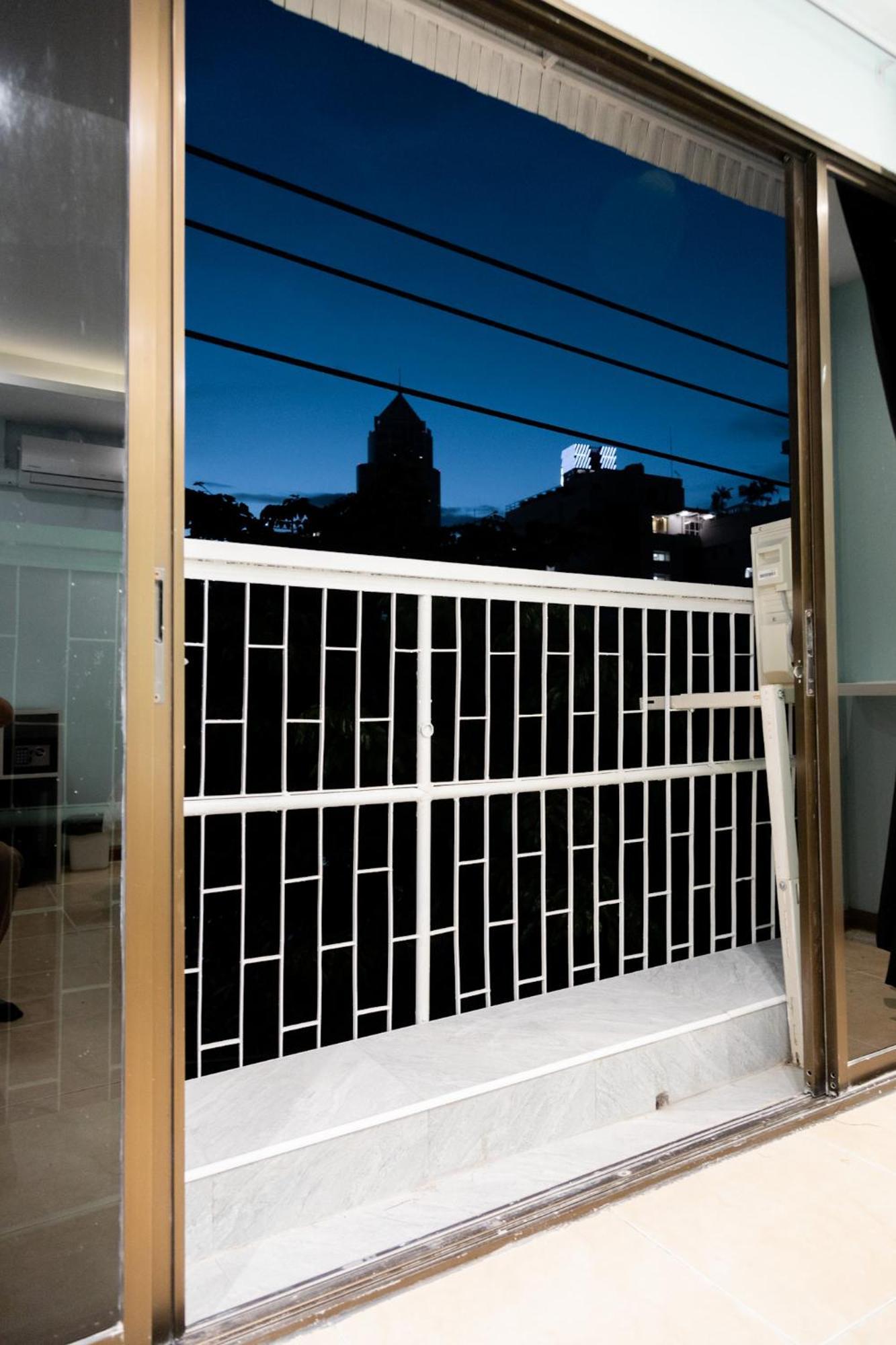 Cozy Stay Inn Bangkok Luaran gambar